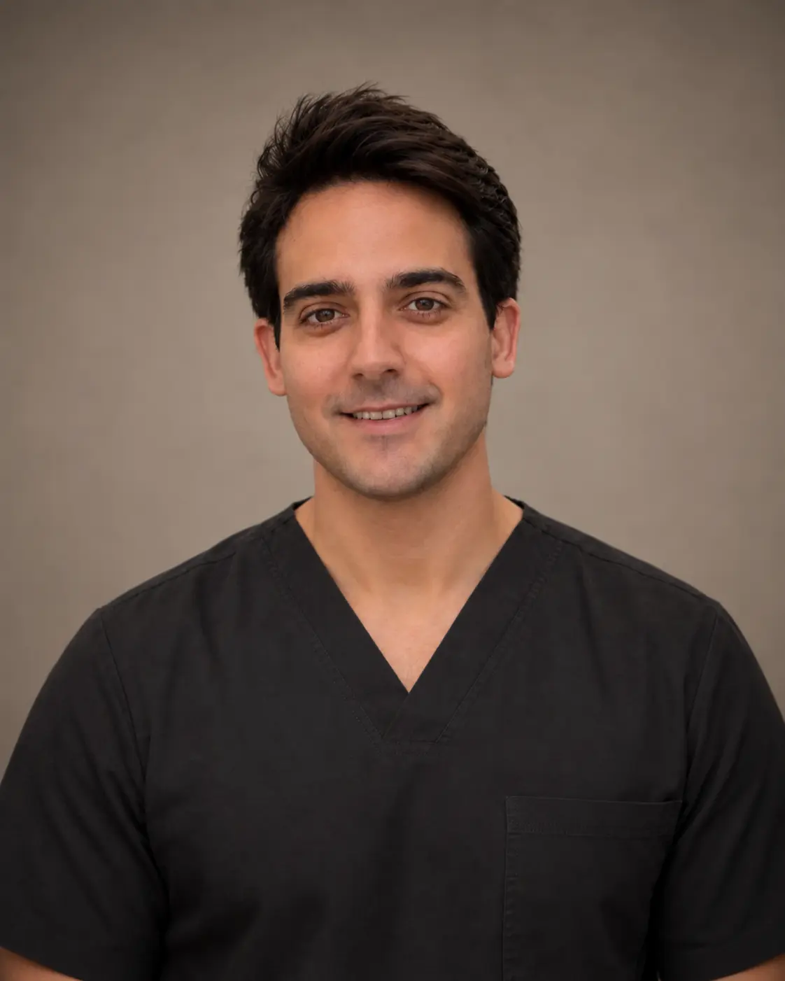 Dr. Román Ballesteros Redondo, dermatólogo en dermaMER, Valencia